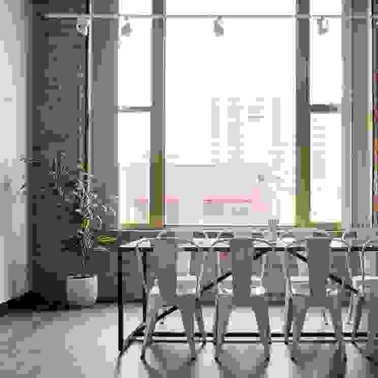 SAMPLE/_StockSnap_FY7AZE0Z59-left Our office 1
